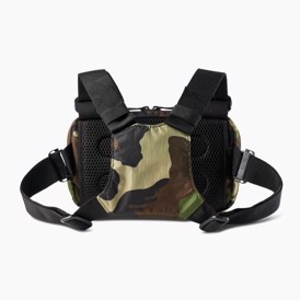 5.11 Tactical Skyweight Survival Chest Pack set i farven Woodland Camouflage bagfra