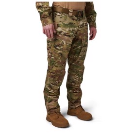 5.11 Tactical V.XI XTU Straight Pant i farven MultiCam set i vinkel forfra