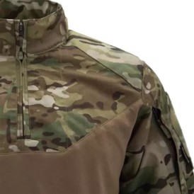 Carinthia Combat Shirt i farven MultiCam set med detaljer ved skulder